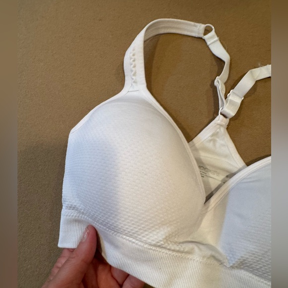 Jockey White Padded Workout Top - size small - Picture 4 of 8